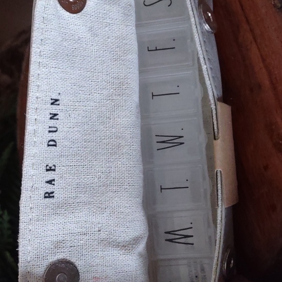 RAE DUNN WEEKLY PILL ORGANIZER "VITAMINS" - Picture 4 of 5